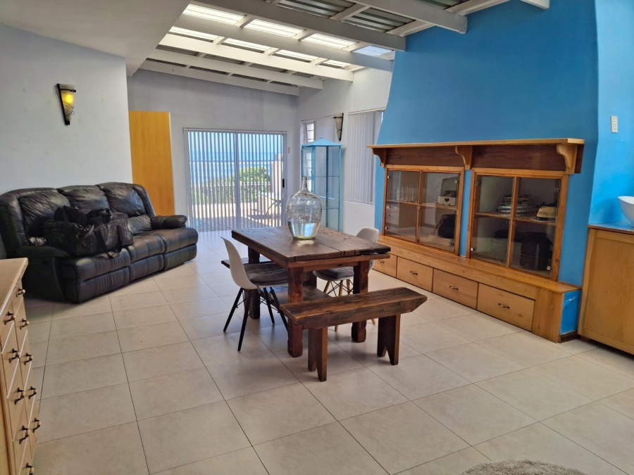 5 Bedroom Property for Sale in Sandbaai Western Cape